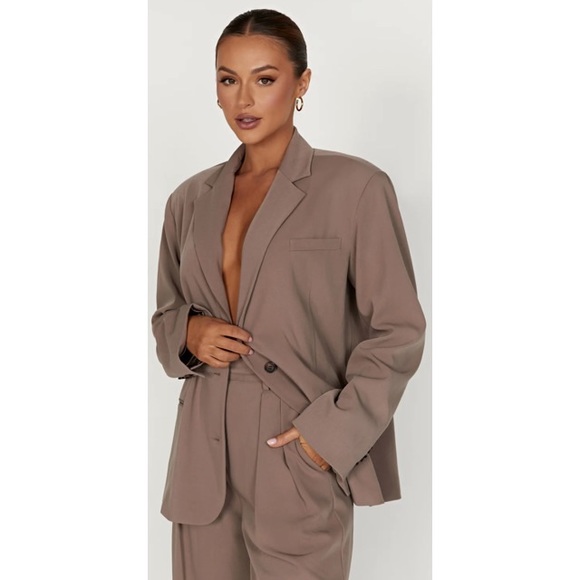 Simone Oversized Blazer in Coco - Picture 9 of 13